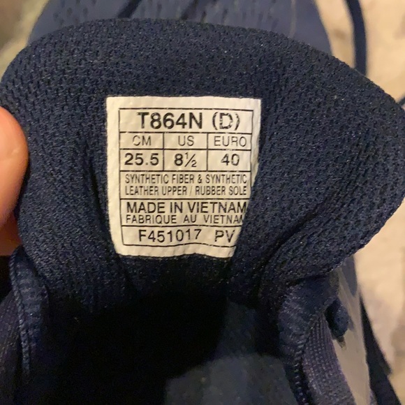 Hardly worn ASICS, size 8.5! - Picture 4 of 4